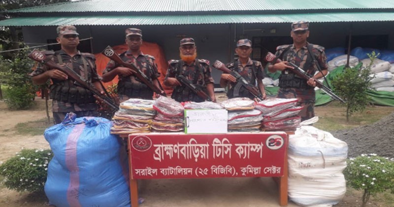 বিজয়নগরে সোয়া দুই কোটি টাকার ভারতীয় কাপড় মিললো বালু বোঝাই ট্রাকে