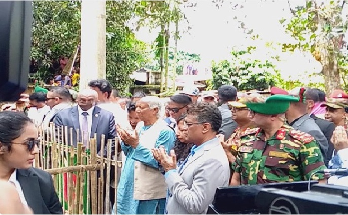 রংপুরে আবু সাঈদের বাড়িতে ড. ইউনূস