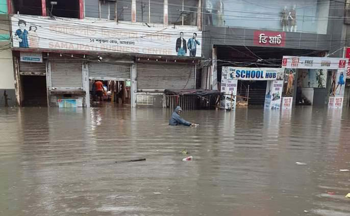 ভারতের ত্রিপুরায় বন্যায় মাটি ধসে ৭ জন নিহত