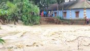 আখাউড়ার বাড়িঘর ভাসছে পানিতে। ৬০০ পরিবার গৃহহীন। ব্যাপক ক্ষয়ক্ষতি