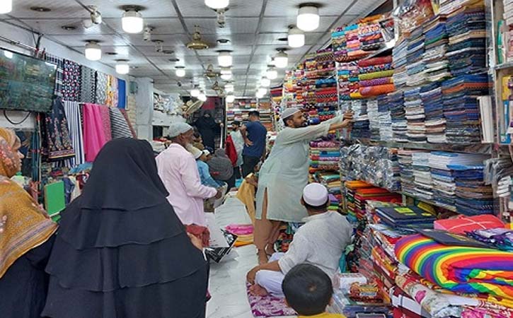 আখাউড়ার বিভিন্ন ব্যবসা প্রতিষ্ঠানের‘স্যালসম্যানরা সপ্তাহে একদিনের ছুটি চান