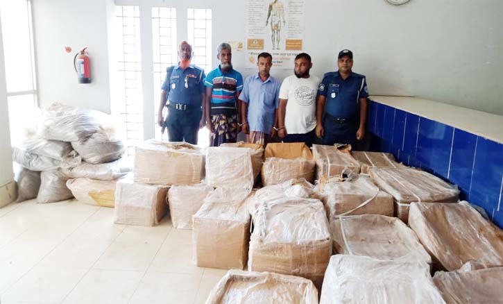 আখাউড়ায় বিপুল পরিমান ভারতীয় কফিসহ ৩ জন গ্রেপ্তার