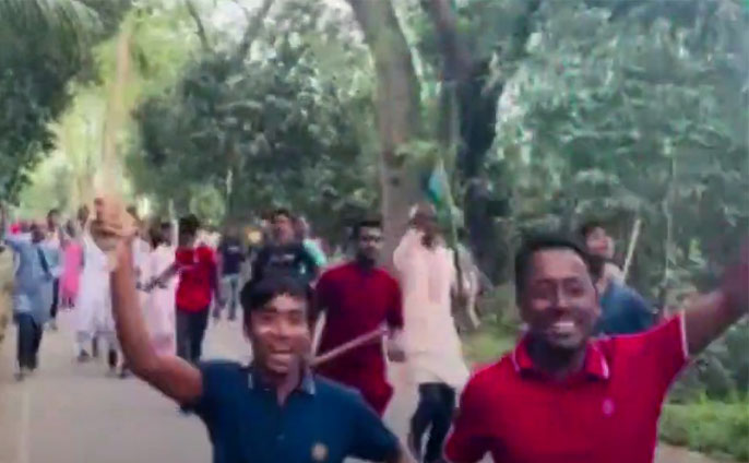 ব্রাহ্মণবাড়িয়ার কসবায় ঈদে মিলাদুন্নবী জশনে জুলুসে বাঁধা দেয়াকে কেন্দ্র করে দু’পক্ষের সংঘর্ষে আহত ২০ জন