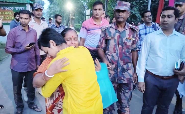 ভারতে কারাভোগের পর ২ বাংলাদেশী আখাউড়া দিয়ে দেশে ফিরেছে