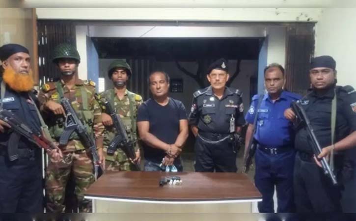 ব্রাহ্মণবাড়িয়ায় অস্ত্রসহ জেলা যুবলীগের সহ-সভাপতি সুমন গ্রেফতার