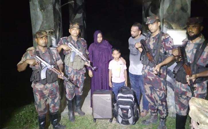 কসবায় তিন ভারতীয় নাগরিকসহ আটক ৪