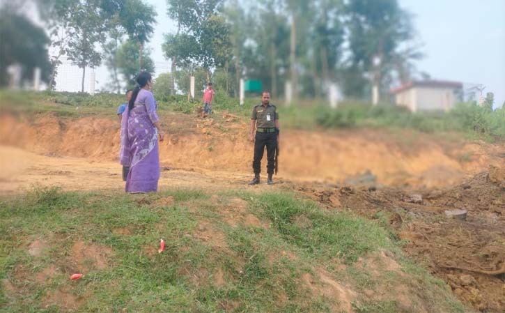 আখাউড়ায় অবৈধ ভাবে মাটি উত্তোলনের দায়ে এক ব্যক্তিকে জরিমানা