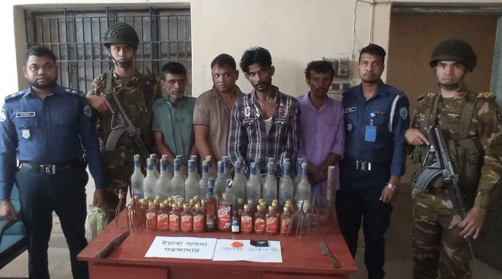 বাঞ্ছারামপুরে যৌথ বাহিনীর অভিযানে মাদক ব্যবসায়ীসহ গ্রেফতার ৪