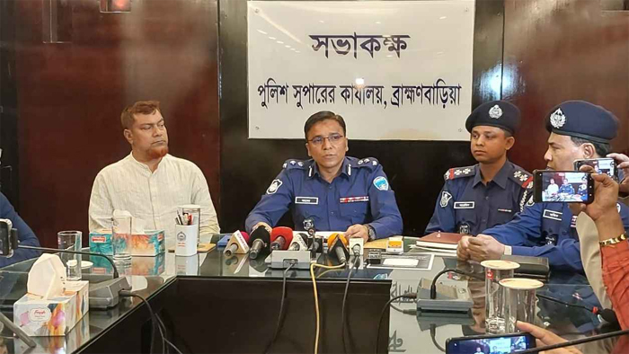 হামলার কথা নাকচ করলেন বাস চালক