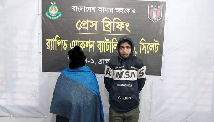 ৫ হাজার পিস ইয়াবা ট্যাবলেটসহ দুই মাদক ব্যবসায়ী গ্রেফতার
