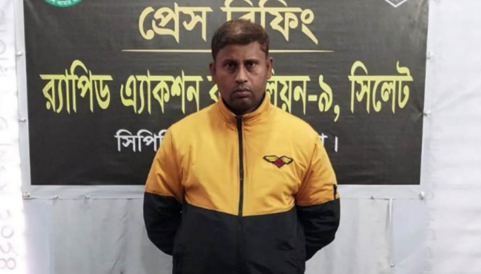 কসবায় পিস্তল ও ইয়াবাসহ একাধিক মামলার আসামি গ্রেফতার