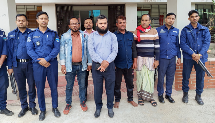 বাঞ্ছারামপুরে অবৈধ বালু উত্তোলনের অভিযোগে ১২ লাখ টাকা জরিমানা