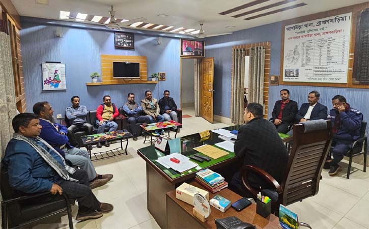 আখাউড়ায় সাংবাদিকদের সঙ্গে নবাগত ওসির মতবিনিময়