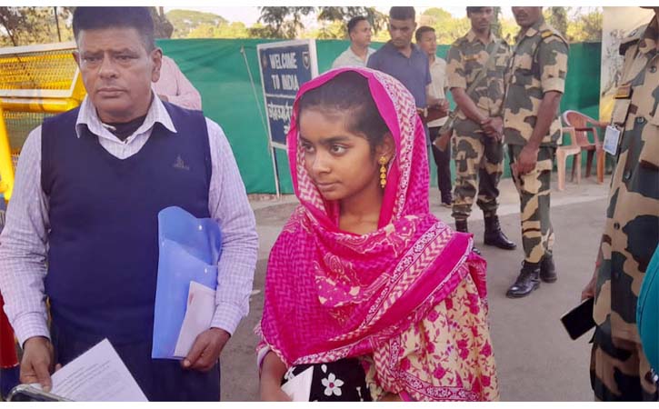 আখাউড়া দিয়ে আড়াই বছর পর ভারতে ফিরেছে এক কিশোরী