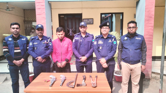 নবীনগরে দেশীয় বন্দুকসহ এক ব্যক্তি গ্রেফতার