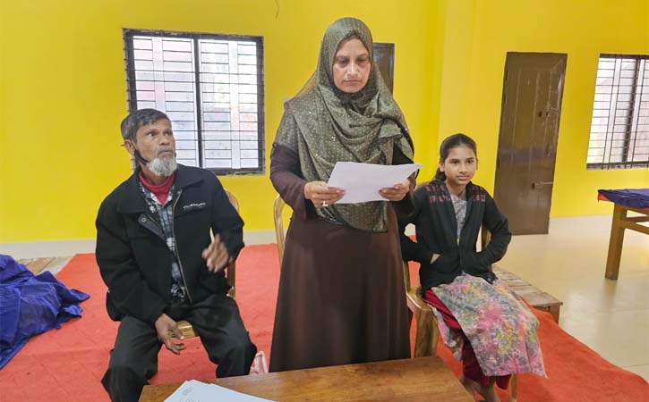কাঁদলেন কামরুন্নাহার, জানালেন পরিবারের করুণ অবস্থার কথা