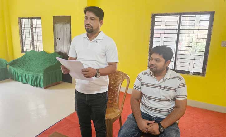 আখাউড়ায় ফেসবুকে অপপ্রচারের বিরুদ্ধে কৃষক দল নেতার সংবাদ সম্মেলন