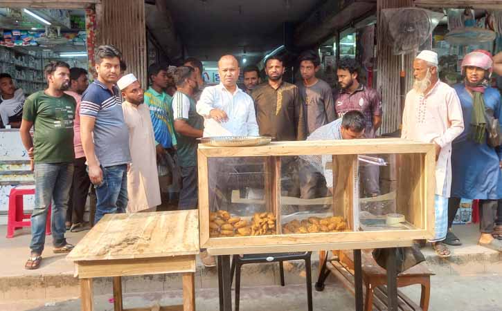 আখাউড়ায় ভ্রাম্যমান আদালতে ইফতার বিক্রেতাকে জরিমানা