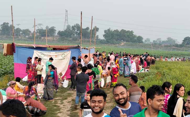 আখাউড়ায় চৈত্রের ত্রিবেনী মেলা, এলাকায় উৎসবের আমেজ
