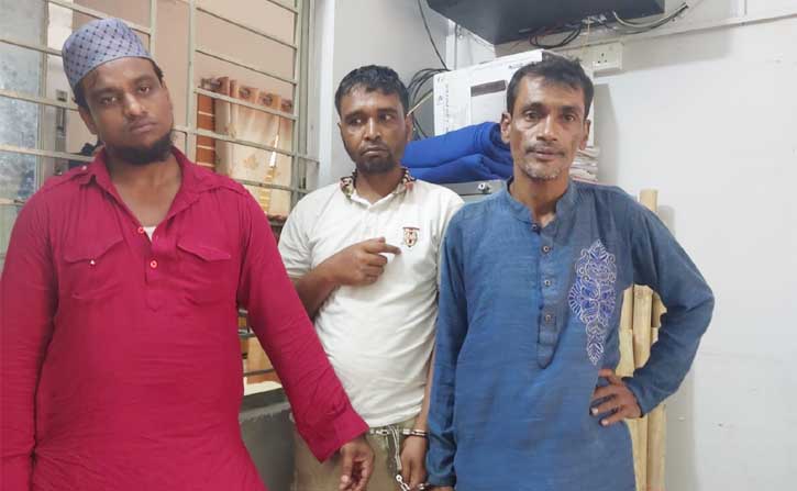 আখাউড়ায় ২৮ রাউন্ড গুলিসহ গ্রেপ্তার ৩