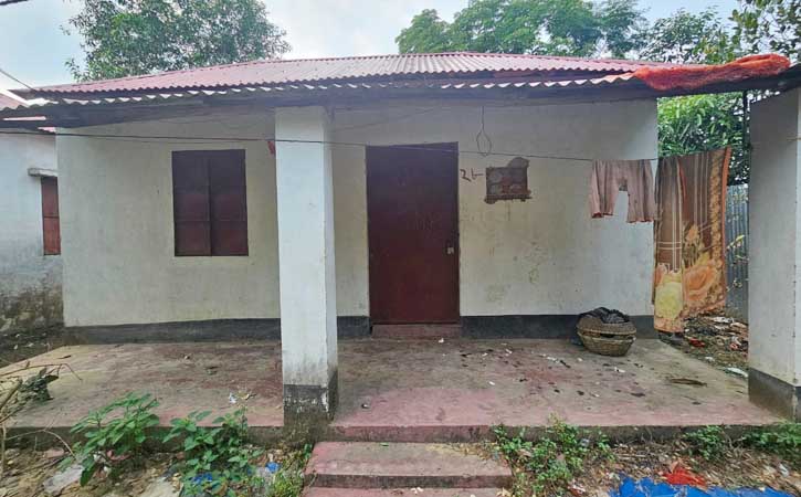 আখাউড়ায় চরনারায়নপুর আশ্রয়ণ প্রকল্পের ১৮টি ঘরে তালা, ব্যবহার অনুপযোগী হয়ে পড়ছে ৭৭টি ঘর