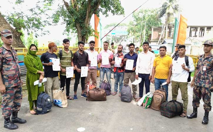 ভারতে কারাভোগ করে আখাউড়া দিয়ে দেশে ফিরলেন ১১ জন বাংলাদেশী নাগরিক