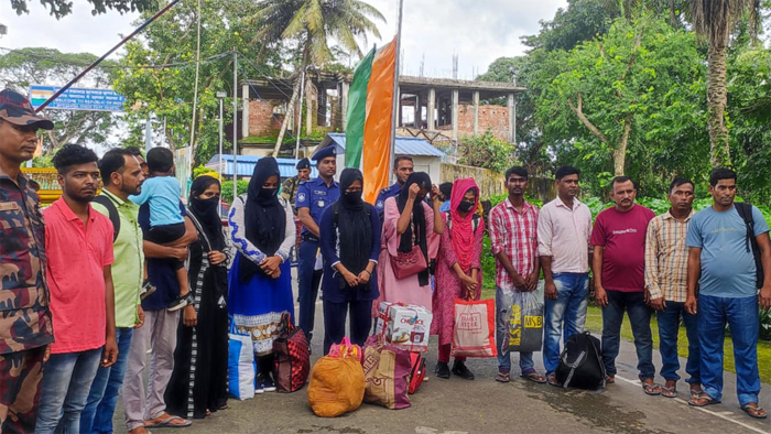 ভারতে কারাভোগ শেষে আখাউড়া দিয়ে দেশে ফিরেছেন ১৪ বাংলাদেশি