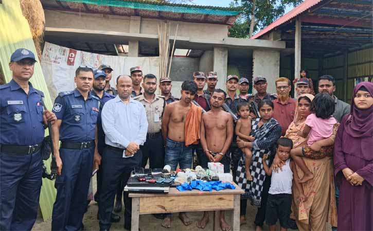 আখাউড়ায় সিসি ক্যামেরা বসিয়ে মাদক ব্যবসা। মাদকসহ একই পরিবারের ৫ গ্রেপ্তার