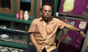 কেয়ারটেকারের বাড়িতে বেড়াতে গিয়ে বিপাকে ব্রাহ্মণবাড়িয়ার গার্মেন্টস মালিক