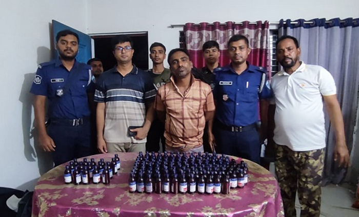 ব্রাহ্মণবাড়িয়ায় ১৪৮ বোতল মাদক উদ্ধার