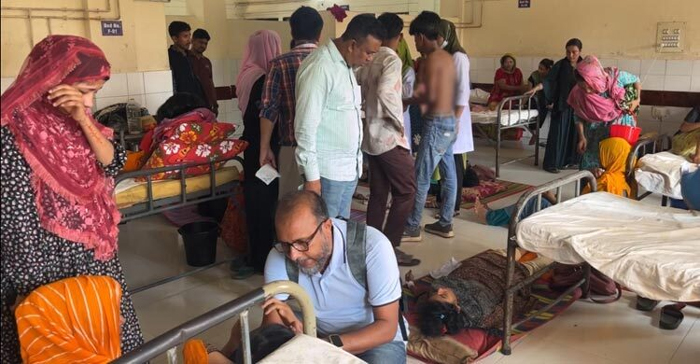 ব্রাহ্মণবাড়িয়ায় ট্রাক ওভারটেক করতে গিয়ে খাদে বাস