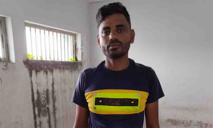 ব্রাহ্মণবাড়িয়ায় বৃদ্ধ বাবাকে কুপিয়ে জখমের অভিযোগে গ্রেফতার ছেলে