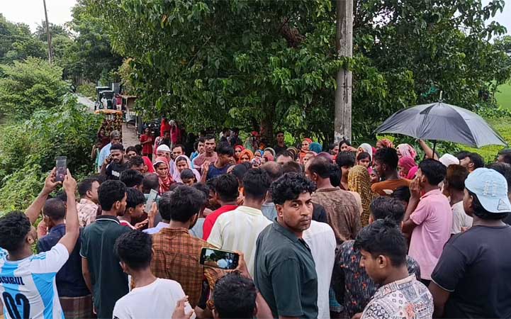 আখাউড়ায় ট্রেনের ধাক্কায় সিএনজি চালকসহ নিহত ২