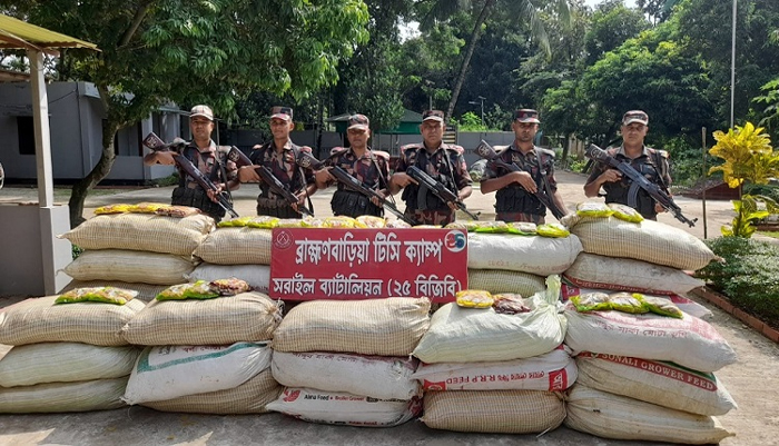 ব্রাহ্মণবাড়িয়ায় বিপুল পরিমাণ চোরাচালানী মালামাল ও মাদকদ্রব্য আটক