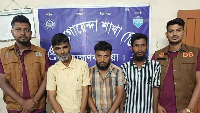 ব্রাহ্মণবাড়িয়ায় তিন টিকিট কালোবাজারি গ্রেফতার