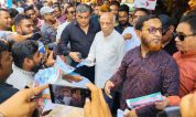 মা-বাবার কবর জিয়ারত করে নির্বাচনী প্রচারণা শুরু মুশফিকুর রহমানের