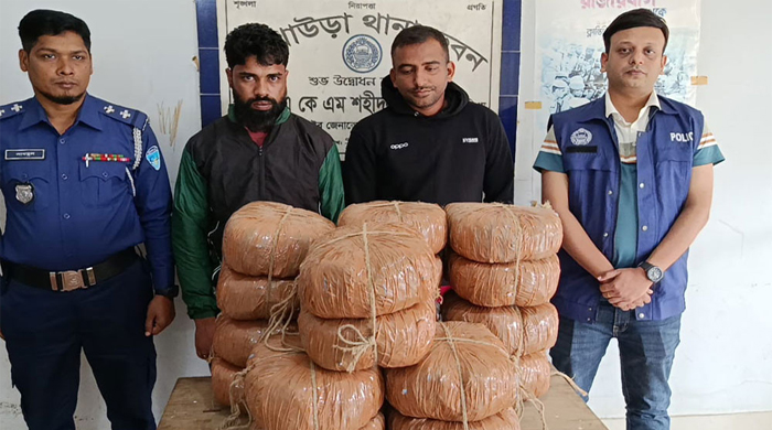 আখাউড়ায় ৩৬ কেজি গাঁজাসহ দুই যুবক গ্রেফতার