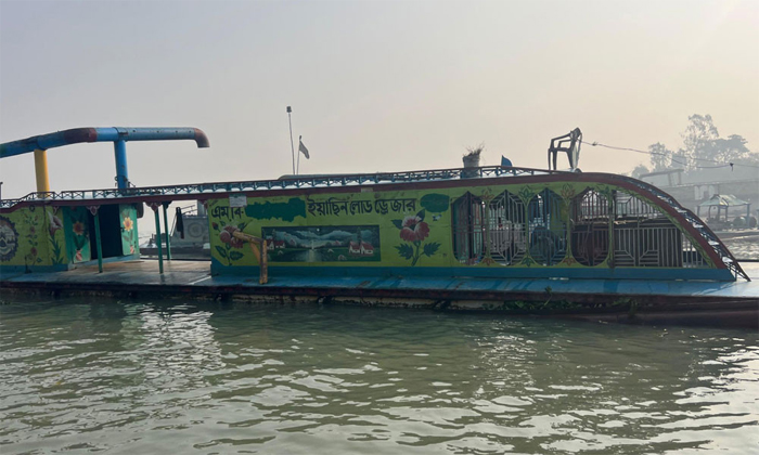 ব্রাহ্মণবাড়িয়ায় মেঘনা নদীতে অবৈধ বালু উত্তোলনে জরিমানা