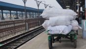 আখাউড়ায় ভারতীয় কম্বল ও শাড়ি উদ্ধার
