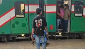 চলন্ত ট্রেন থেকে কনডেন্সার কয়েল চুরি, দেড় ঘণ্টা বিলম্বে মহানগর প্রভাতী