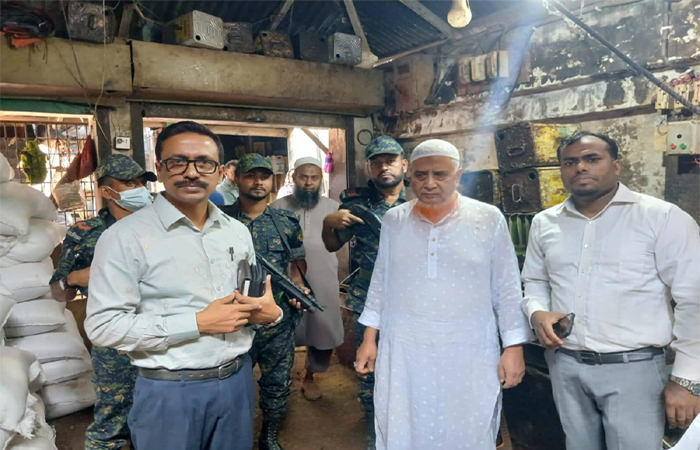 ব্রাহ্মণবাড়িয়ায় অস্বাস্থ্যকর সরিষার তেলের দায়ে যমুনা অয়েল মিলকে ৪০ হাজার টাকা জরিমানা