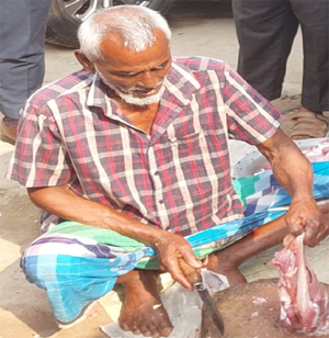 আখাউড়ায় অসুস্থ গরুর মাংস বিক্রির দায়ে জরিমানা