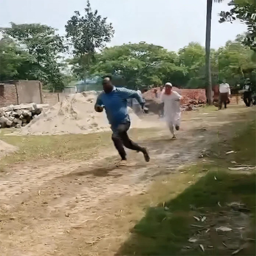 ব্রাহ্মণবাড়িয়ায় কাজের মান নিয়ে প্রশ্ন তুলতেই বাঁশ নিয়ে প্রকৌশলীকে তাড়া