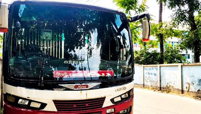 ব্রাহ্মণবাড়িয়ায় চেকপোস্টে এনা বাসের ধাক্কায় ৪ পুলিশ সদস্য আহত