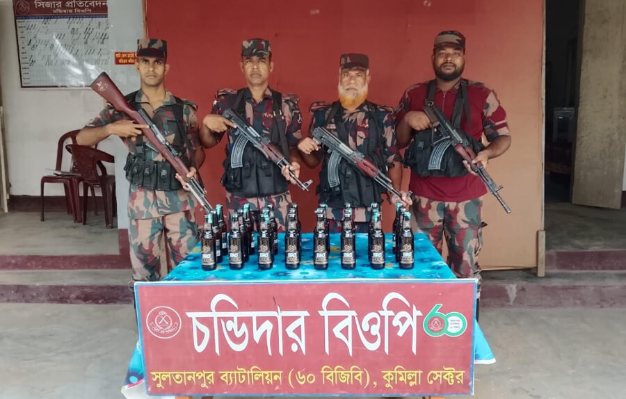 বিজিবির পৃথক অভিযান ৬১ লাখ টাকার ভারতীয় চোরাচালানি পণ্য জব্দ