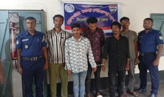 আখাউড়ায় প্রকাশ্যে গাঁজা সেবন, ৫ জনের বিভিন্ন মেয়াদে সাজা