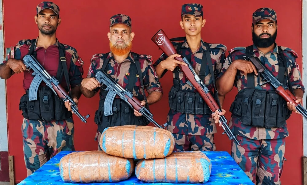 ৬০ বিজিবির অভিযানে ১ কোটি ৩৩ লাখ টাকার ভারতীয় পণ্য জব্দ
