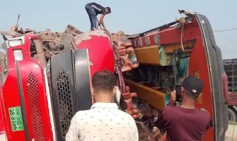 ব্রাহ্মণবাড়িয়ায় ভয়াবহ বাস-ট্রাক সংঘর্ষ, প্রাণ গেল ২ যাত্রীর